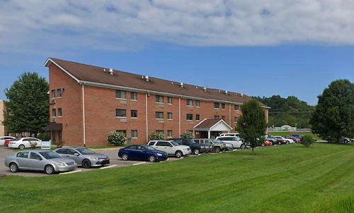 Image of Chapel House & Friendship House in Grayson (3)