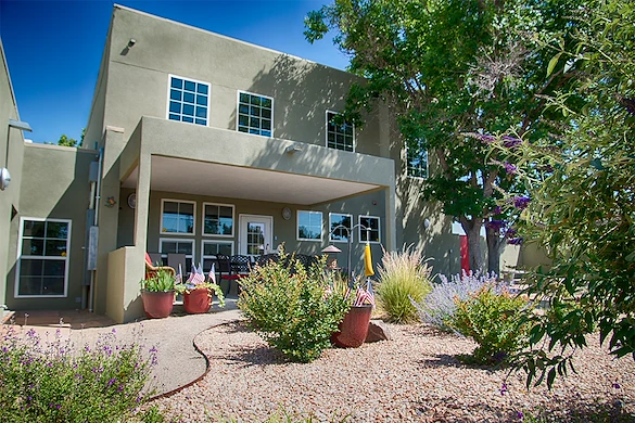 Image of A Love For Life Alcazar (2)