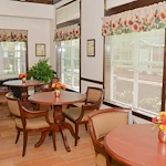 Ashwood Meadows Independent Living Hawthorn Senior Living in Johns Creek, Georgia dining room