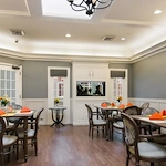 Churchill Place Senior Memory Care in Glen Ellyn, IL dining room