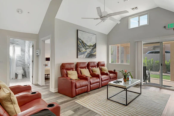 Image of The Valencia Home at 19th Pl. #1 (4)