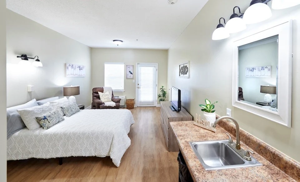 Image of Crescent Wood Senior Living (7)