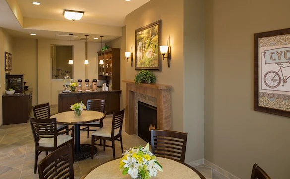 Image of Oakmont of Fresno (3)