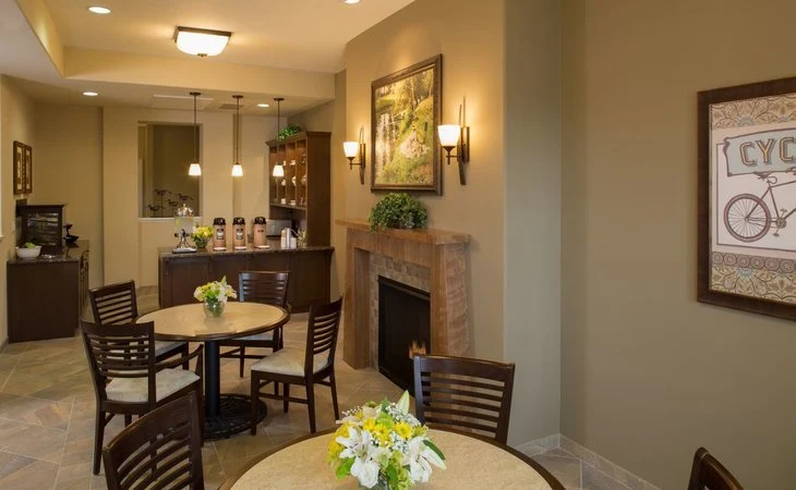 Image of Oakmont of Fresno (3)