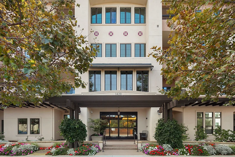 Image of Merrill Gardens at Willow Glen (1)