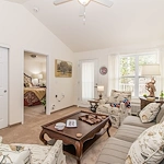 Magnolia Heights Gracious Retirement Living Hawthorn Senior Independent Living in Franklin, Massachusetts apartment living room