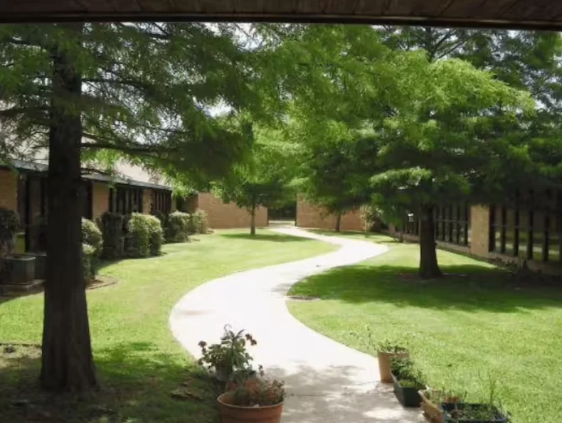 Image of Meadow View Assisted Living (4)