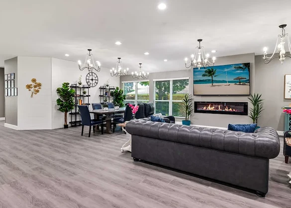 Image of Silver Leaf Rowlett (3)