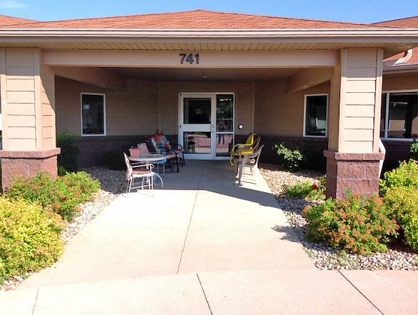 Image of Prairie Lake Apartments (1)