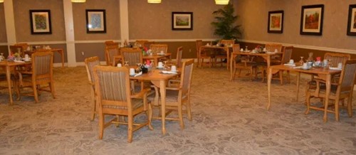 Zionsville Meadows Assisted Senior Living in Indiana dining room