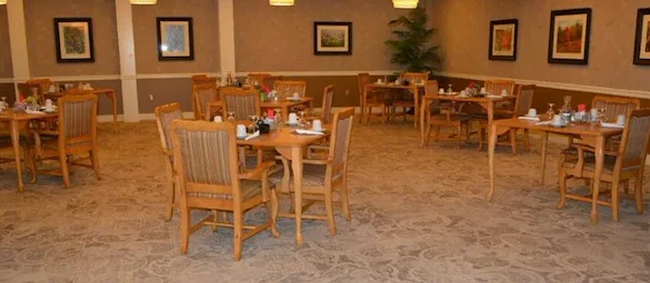 Zionsville Meadows Assisted Living, senior living community offering independent living and assisted living in Zionsville, IN, dining room