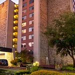 Image of Senior Star at Burgundy Place (1)