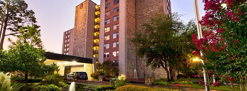 Image of Senior Star at Burgundy Place (1)