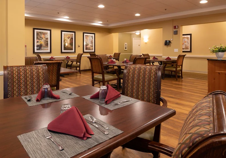 Charter Senior Living of Danvers dining room