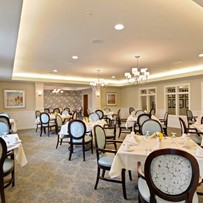 Dining area at the Waters of Highland Park