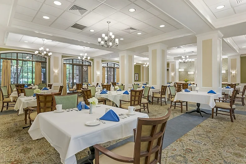Brookdale Green Hills Cumberland senior living community offering assisted living, memory care, and respite care in Nashville, TN, dining room