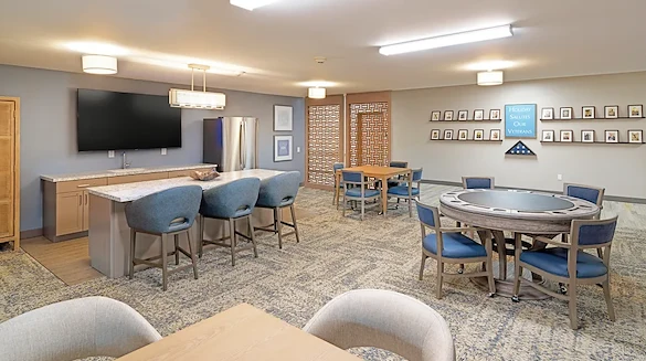 Image of Holiday Valencia Commons (6)