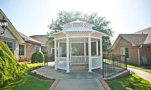 Image of Rambling Oaks Courtyard Extensive Care Community (4)