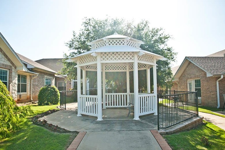 Image of Rambling Oaks Courtyard Extensive Care Community (4)