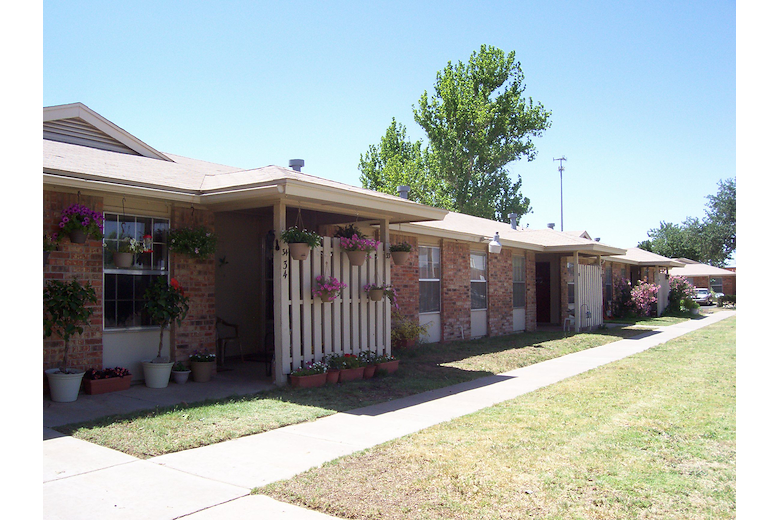 Image of Manor Crest Apartments (1)