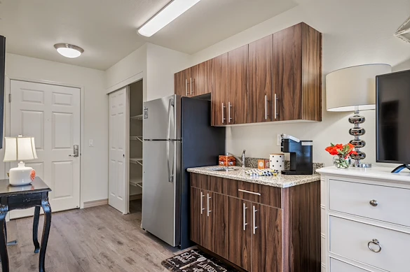 Hessler Heights Gracious Retirement Living Hawthorn Senior Independent Living in Leesburg, Virginia apartment kitchenette