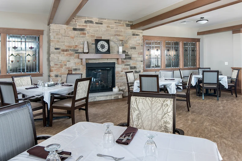 Noel Manor Retirement Living Verona, WI, dining room