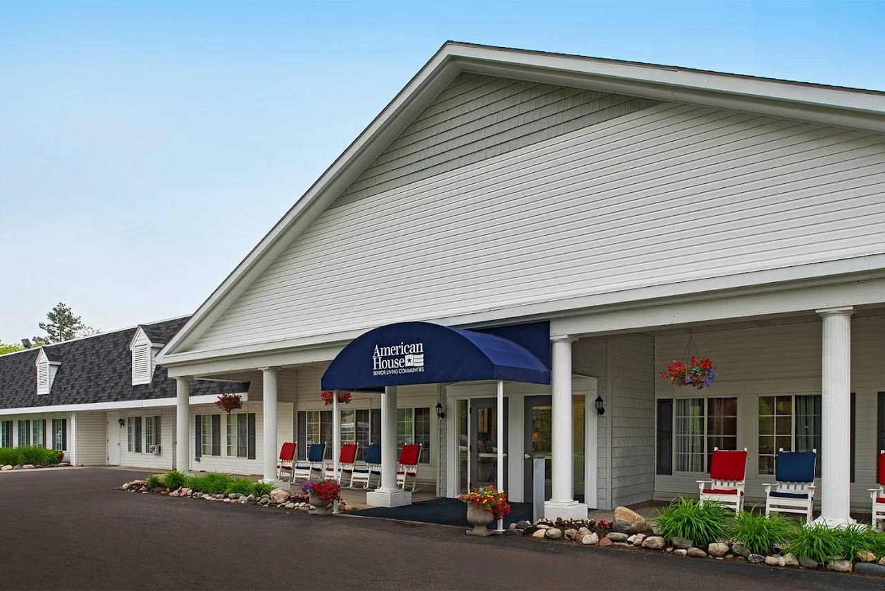 American House Dearborn Heights, senior living community offering independent living and respite care in Dearborn Heights, MI, front entrance