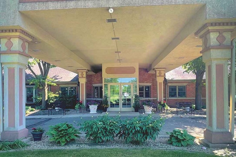 Image of Courtyard Estates of Kewanee (3)