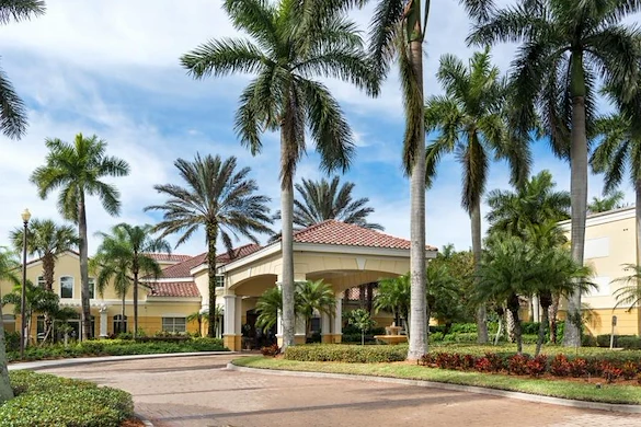 Image of The Carlisle Naples (1)