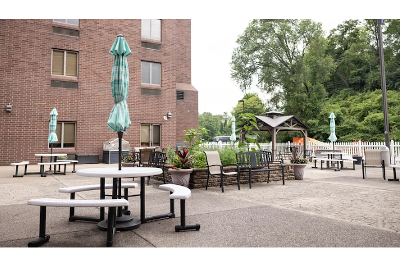 Image of Glen Hazel Community Living Center (3)