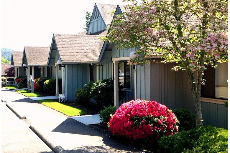 Image of Linus Oakes Village (5)