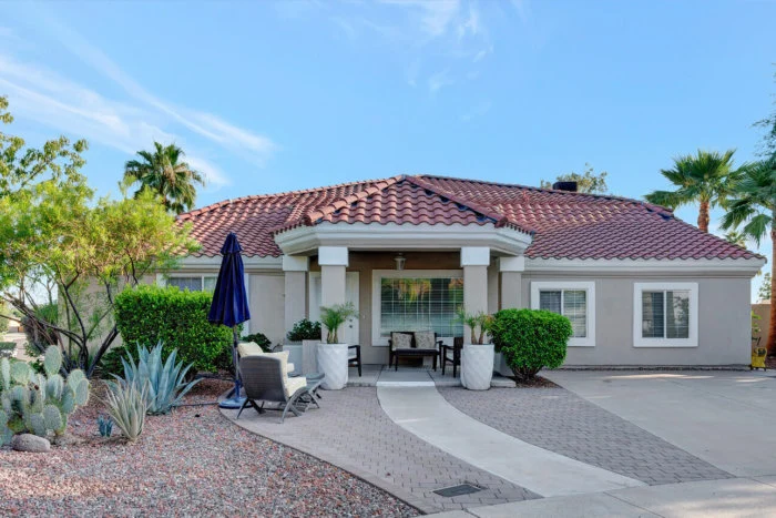 Image of Valencia at 19th Pl. #2 (1)