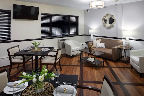 Image of The Grove Of Evanston (4)