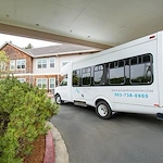 Avamere at Seaside senior living community offering independent living, assisted living, memory care, and respite care in Seaside, OR, community van for outings