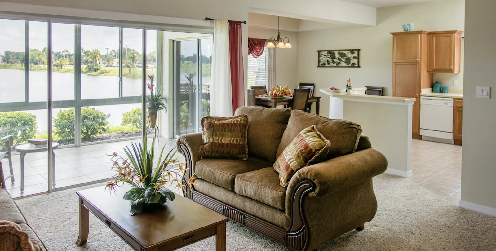 Image of Water's Edge of Lake Wales (2)