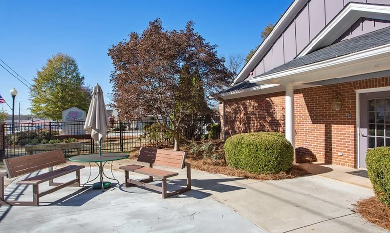 Assisted living, memory care, and respite care at Bethel Gardens in Powder Springs, GA, outdoor patio