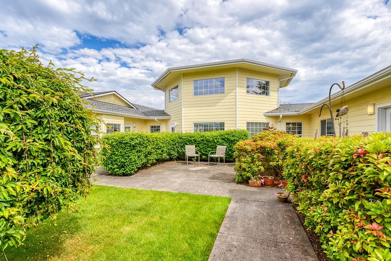 Image of Easthaven Villa Senior Living (3)