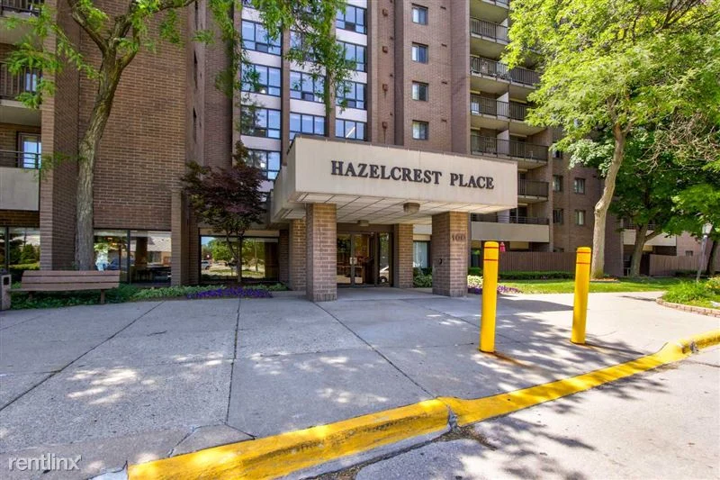 Image of Hazelcrest Place Apartments & Townhomes (1)