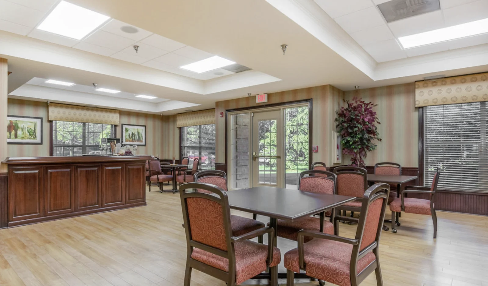 Image of Oakmont Sterling (3)