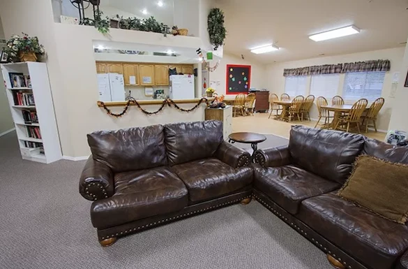 Image of Ashley Manor - Hawthorne (3)