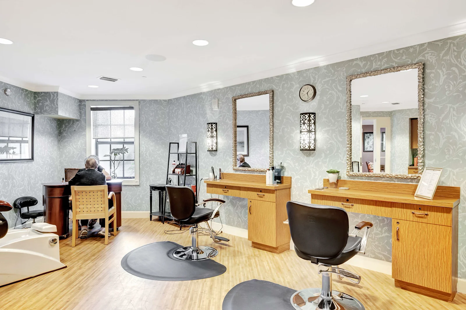 Allegro Boynton Beach, senior living community offering independent living, assisted living, memory care, and respite care in Boynton Beach, FL, beauty salon