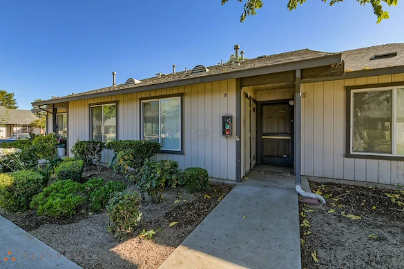 Image of Almond Garden Elderly (3)