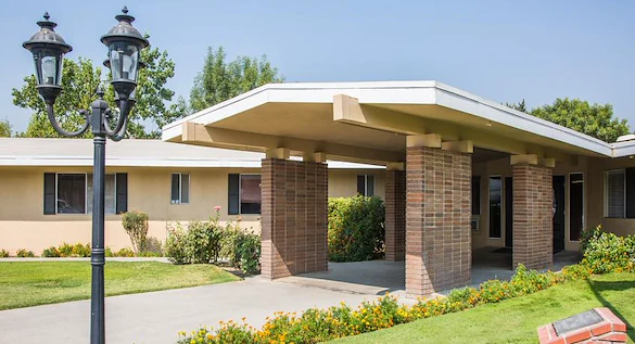 Image of Kingsburg Center (1)