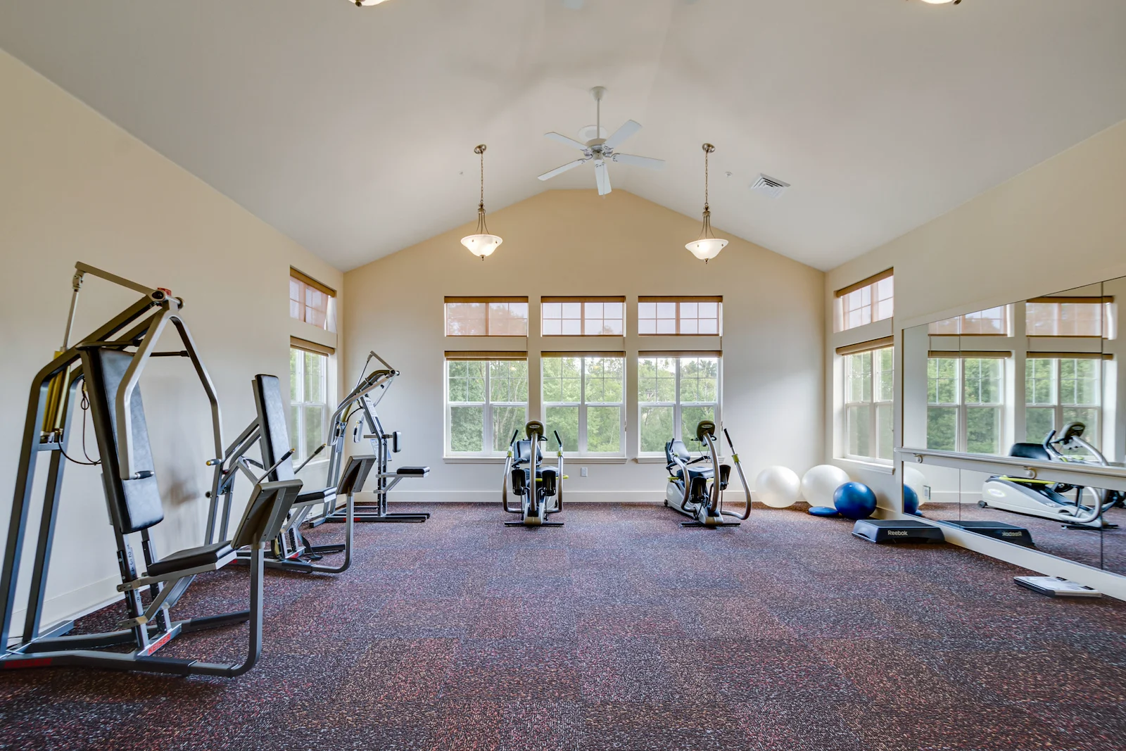 Magnolia Heights Gracious Retirement Living Hawthorn Senior Independent Living in Franklin, Massachusetts gym fitness center