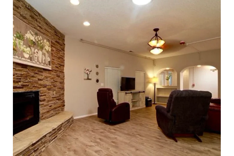 Image of Cottonwood Home (6)