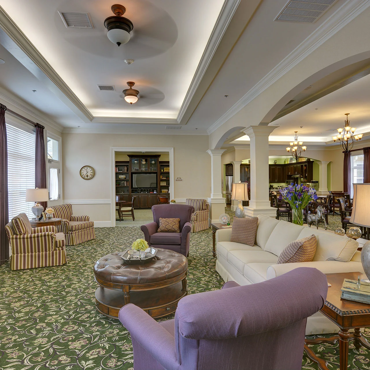 Barclay House of Augusta, senior living community offering assisted living and memory care in Augusta, GA, common area with comfortable seating and space to socialize