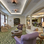 Barclay House of Augusta, senior living community offering assisted living and memory care in Augusta, GA, common area with comfortable seating and space to socialize