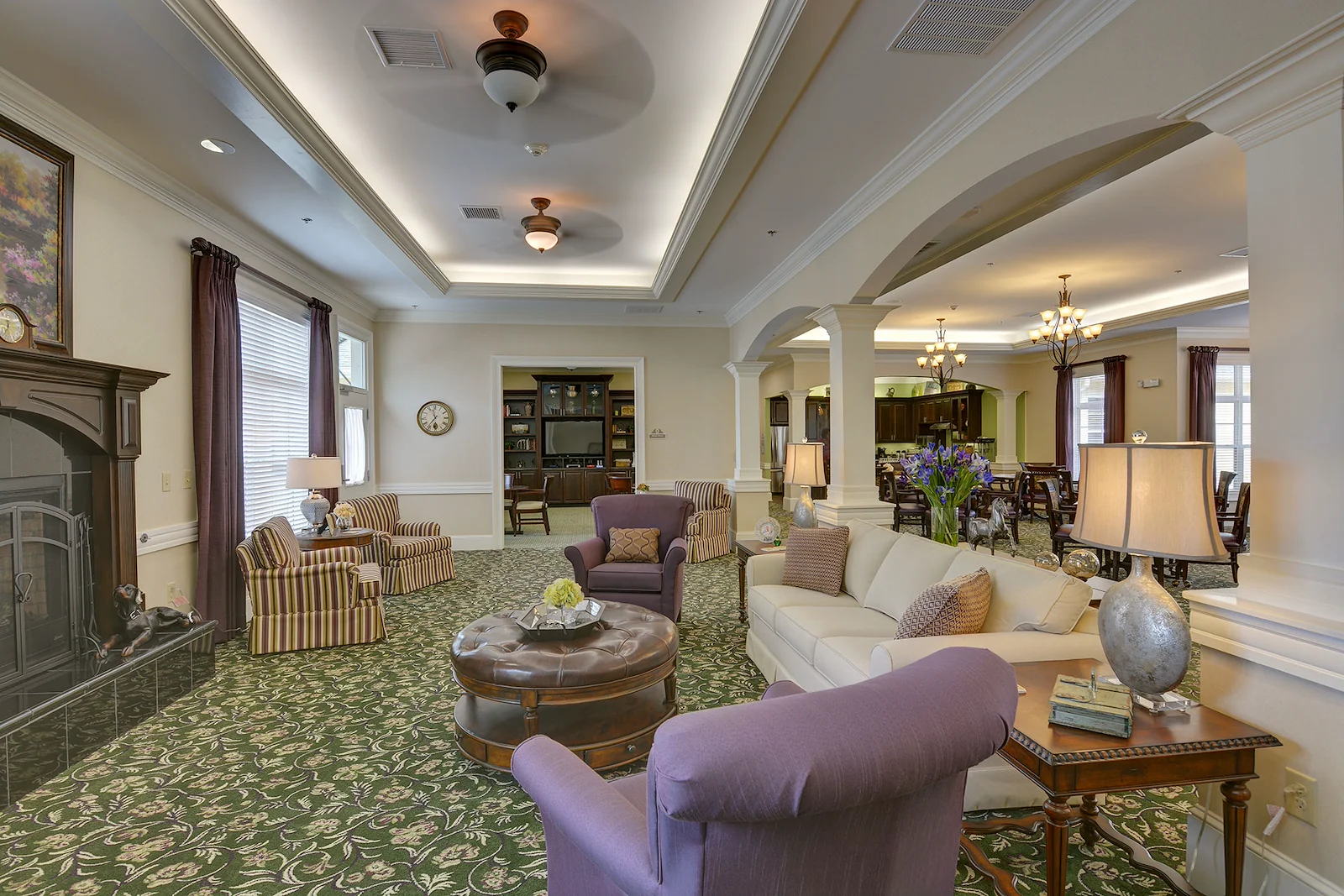 Barclay House of Augusta, senior living community offering assisted living and memory care in Augusta, GA, common area with comfortable seating and space to socialize