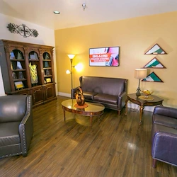 Lexington Assisted Living senior living community offering independent living, assisted living, and memory care in Ventura, CA, casual community sitting area