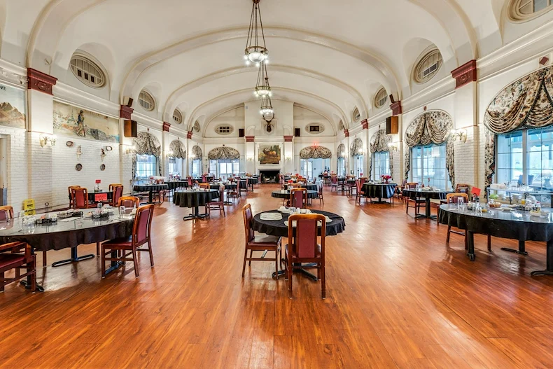 Image of Spring Oak at Bedford (5)